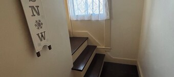 Lovely 1 bedroom w/ Master bath attached in Bristol RI