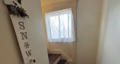 Lovely 1 bedroom w/ Master bath attached in Bristol RI