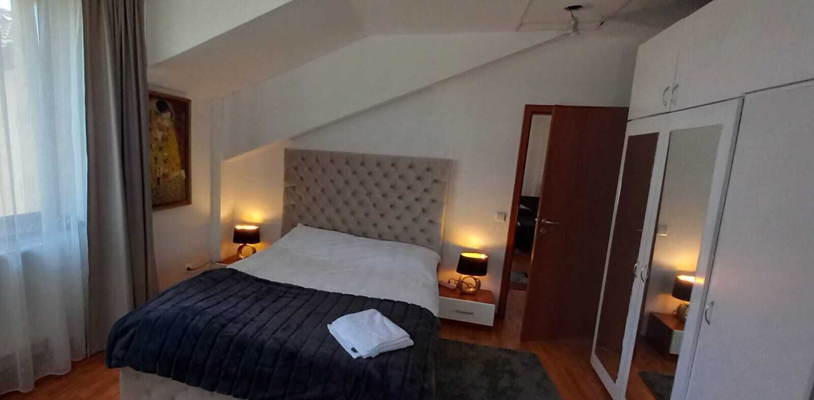 6 chambres, fer et planche à repasser, Wi-Fi, draps fournis