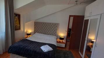 6 chambres, fer et planche Ă repasser, Wi-Fi, draps fournis