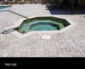 Pool - Cross Creek Country Club condo, 2-bed/2-bath with Golf, Pool, Hot tub Pickleball (Fort Myers)