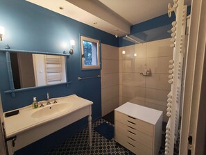 Hair dryer, towels, toilet paper - Villa Provençal- Port du brusc - Swimming pool (Six-Fours-les-Plages)