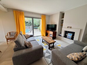 Living area - Villa Provençal- Port du brusc - Swimming pool (Six-Fours-les-Plages)
