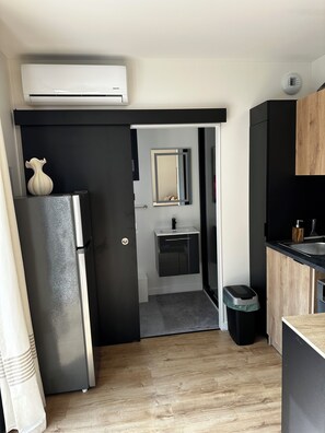 Interior - LILIKAZ Bungalow the cosy nest. (Saint-Laurent-de-la-Prée)