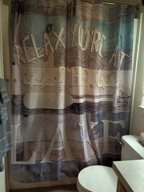 Interior - 4-bedroom mobile home in peaceful Kingston with AC comfort close to the lake (Kingston)