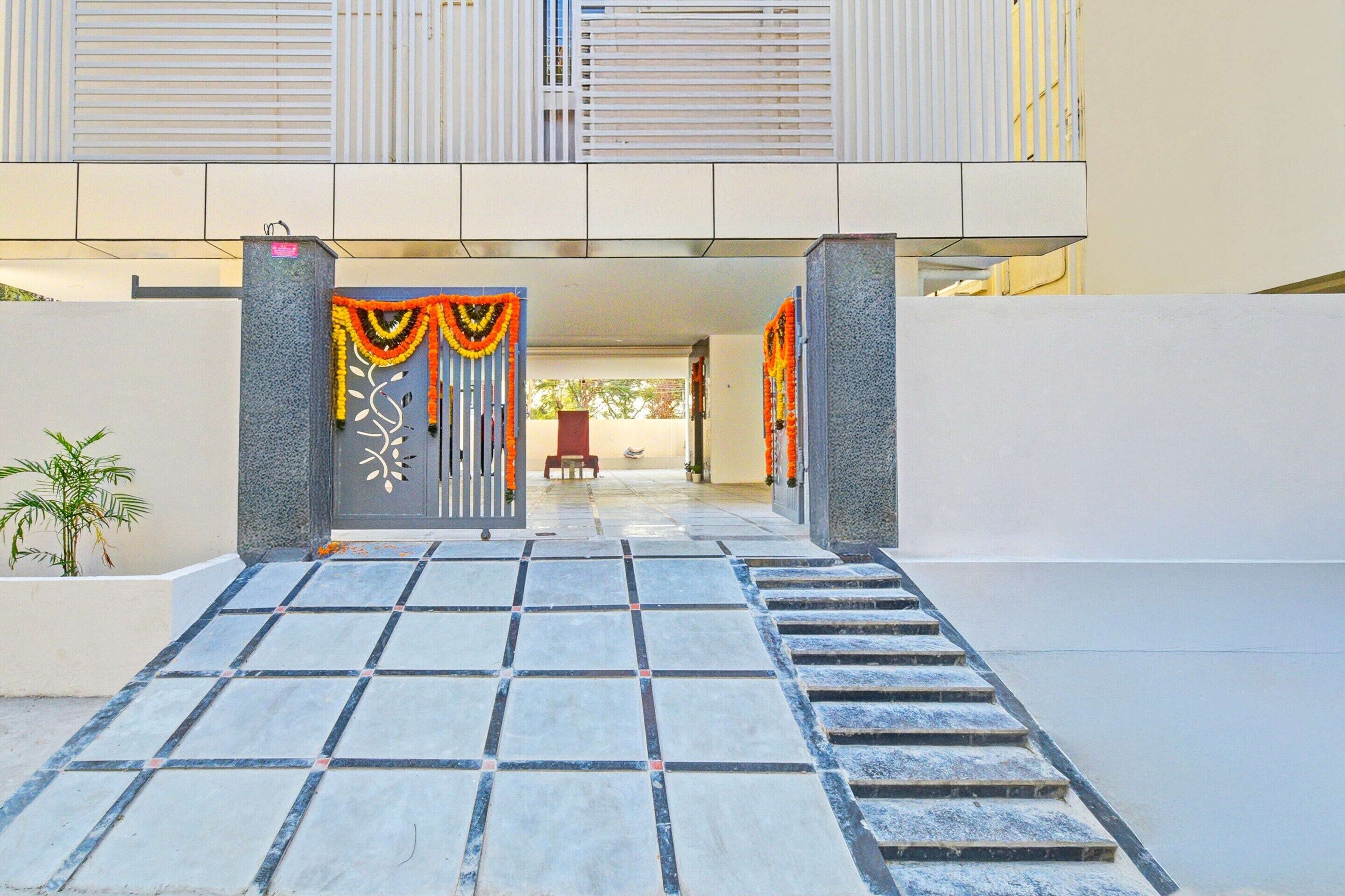 House | Reception