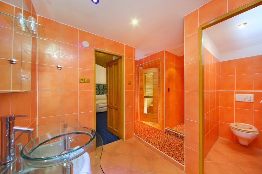 Standard Quadruple Room | Bilik Mandi | Pancuran mandi, pengering rambut, tuala disediakan, sabun 
