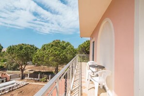 Outdoor dining - Southgate 9 by MPS (Agios Georgios)