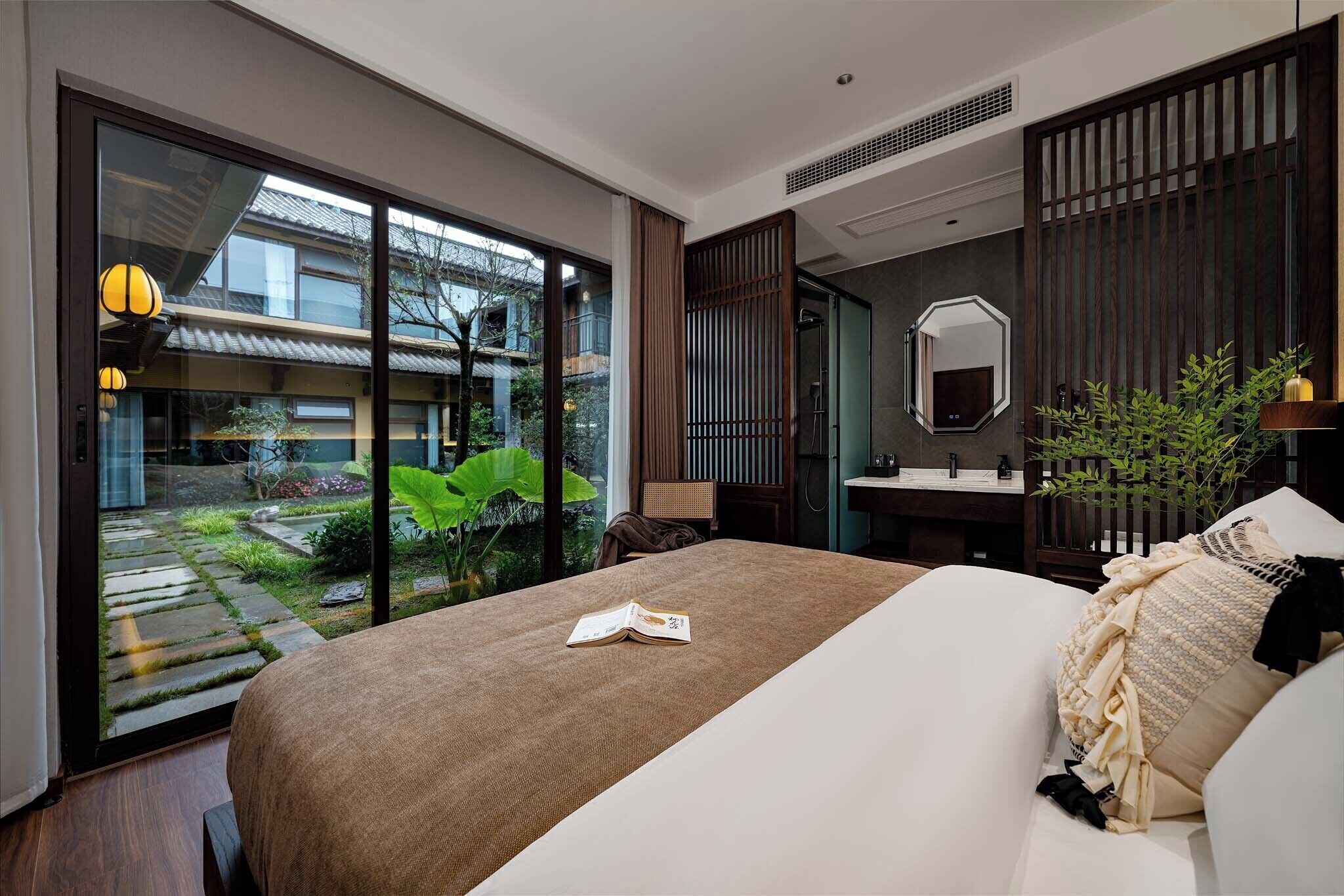 Panoramic-Doppelzimmer, Blick auf den Innenhof