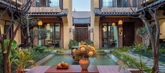 Aofeng Tangquan Secluded Villa