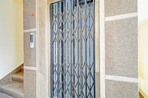 House | Interior - Deluxedunes inn (Hyderabad)