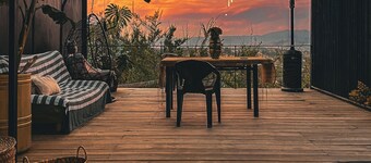 Boho-Chic Cabin: Private Sauna, Freestanding Tub & Views