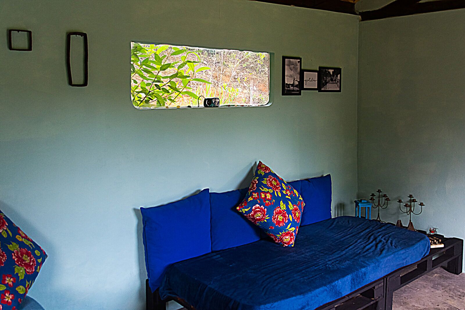 Chambre Quadruple, patio, vue montagne | Intérieur