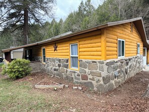 Exterior - Cozy Nature Retreat Near Binghamton  Sleeps 8 Perfect Getaway (Vestal)