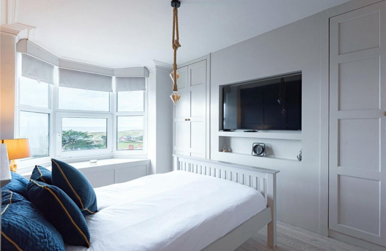 5 bedrooms, WiFi, bed sheets