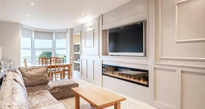 Stylish 5 Bed Family Holiday Home- Panoramic Sea Views- Pets Allowed