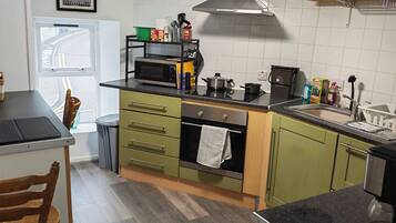 Apartment, 3 Bedrooms | Interior