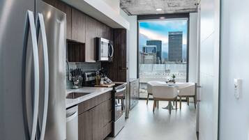 Fridge, microwave, oven, stovetop