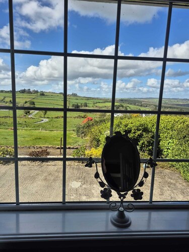 Fabulous 4-bedroom house - just 40 minutes from Adare!