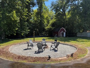 Property grounds - Tranquil house in Elizabeth City; pet-friendly (Elizabeth City)