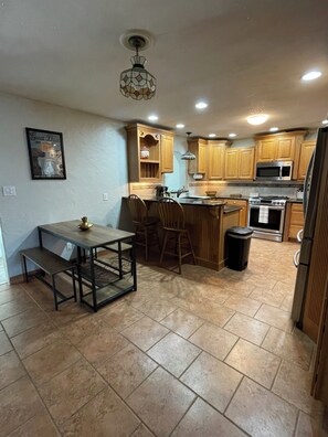 Dining - Tranquil 3-bedroom house in Elizabeth City; pet-friendly (Elizabeth City)