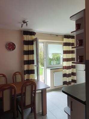 Dining - By trails and parks, near cafés, 25 min from Energylandia. (Bielsko-Biała)