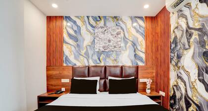 Deluxe Hotel Kc Royal