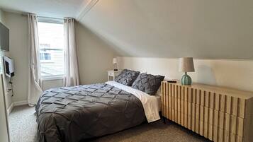 2 bedrooms, iron/ironing board, travel crib, free WiFi