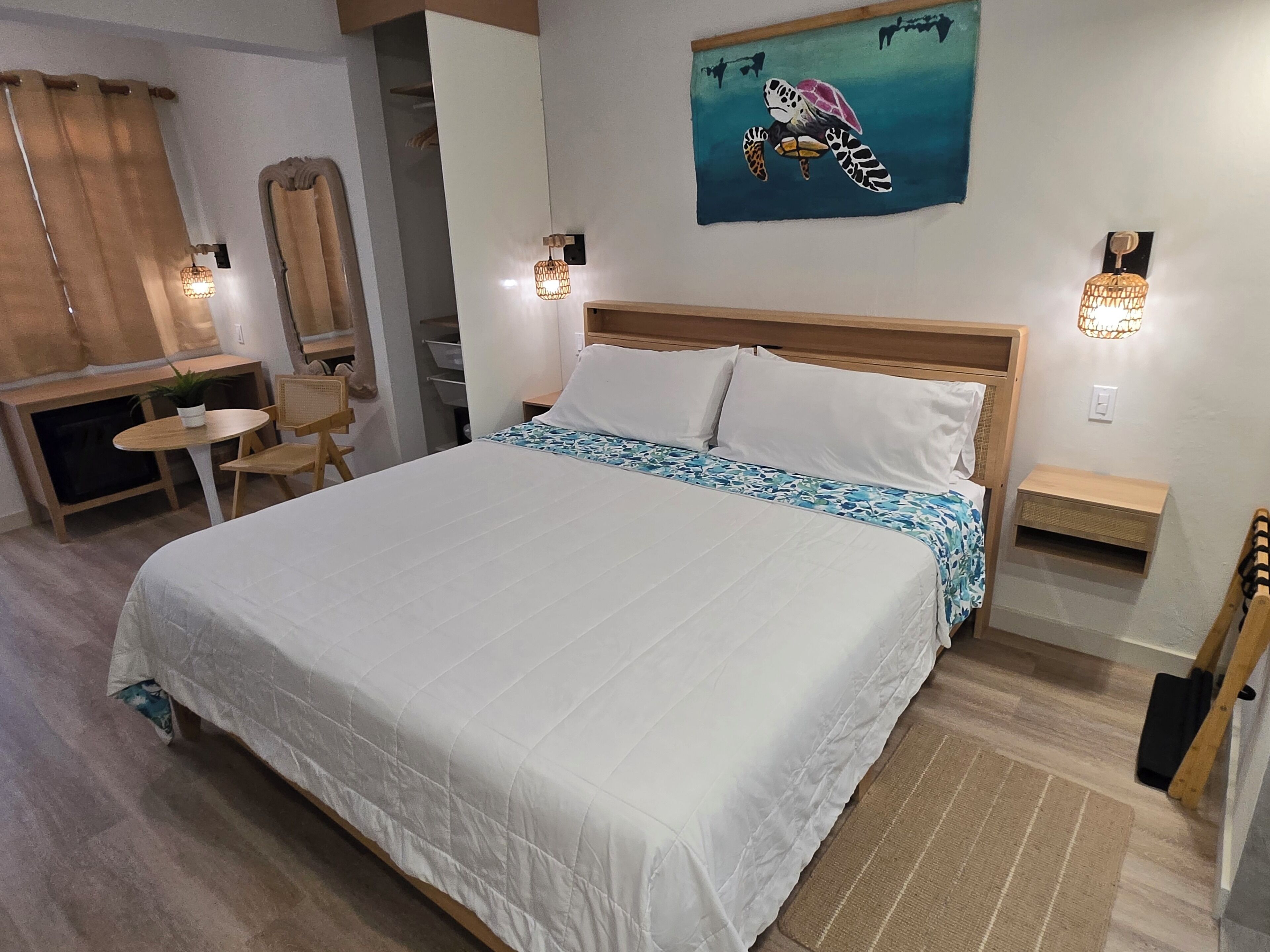 Iron/ironing board, WiFi, bed sheets, wheelchair access