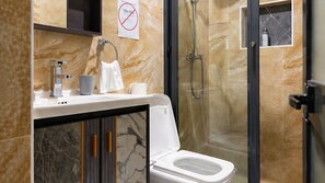 Bathroom - Modern Apartment in Praia • Private Patio & Balcony - Self Check-inf (Praia)