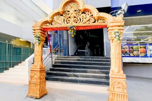 Reception - Deluxeshree Srinivasa Hotel (Hyderabad)