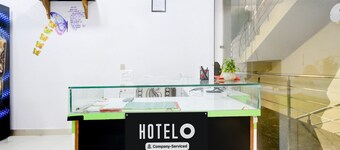 Deluxe Shree Srinivasa Hotel