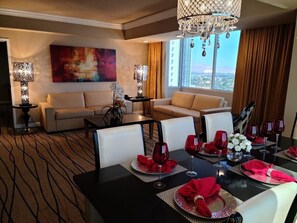 Dining - Luxury 4-bedroom Presidential Lock off Suite in Westgate Resort & Casino (Las Vegas)