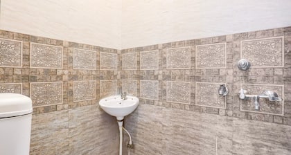 Deluxemohini Guest House