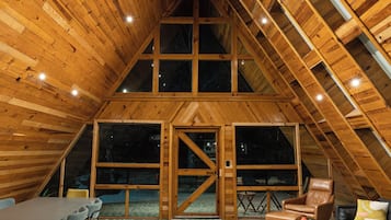 Deluxe Cabin, Garden View | Interior