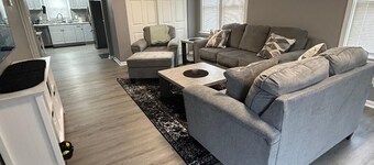 Silver Maple Cottage - 3 Bedrooms Newly Renovated!