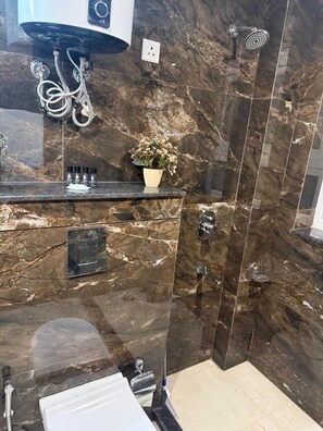 Milieuvriendelijke toiletartikelen, handdoeken, zeep, shampoo