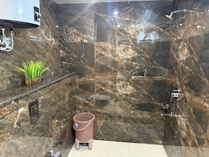 Eco-friendly toiletries, towels, soap, shampoo - Sukhvan Residency (Gurugram)