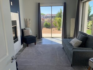 Living area - Charming Spanish Villa in fabulous Albuquerque (Albuquerque)