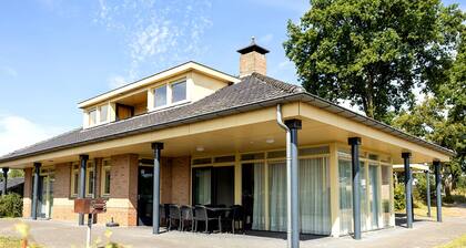 Camping De Molenhof - Familiehuis 10 Personen