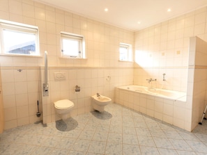 Chalet | Bathroom - Camping De Molenhof - Familiehuis 10 Personen (Reutum)