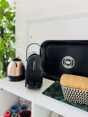 Kaffe och/eller kaffebryggare