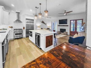 Private kitchen - Spacious 4-bedroom house in beautiful Inlet Beach Florida w heated pool (Seacrest)