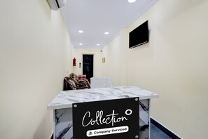 House | Reception - Deluxecollection O Kothapet Near Omini Hospital (Hyderabad)