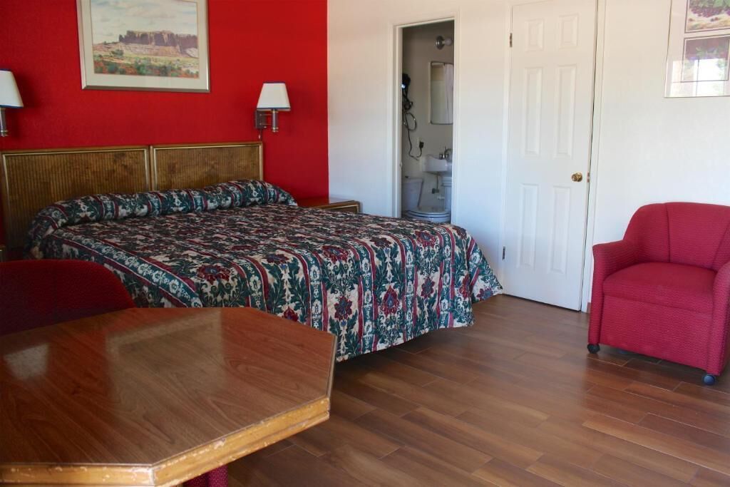 Quarto solteiro clássico, 1 cama King, para não fumantes, cozinha americana