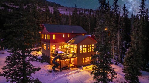 Mountain Chalet with Hot Tub & Sauna near Breck