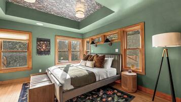 6 bedrooms, WiFi, bed sheets, wheelchair access