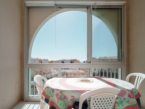 Apartment | Dining - Serene Port-side Living in Agde (Agde)