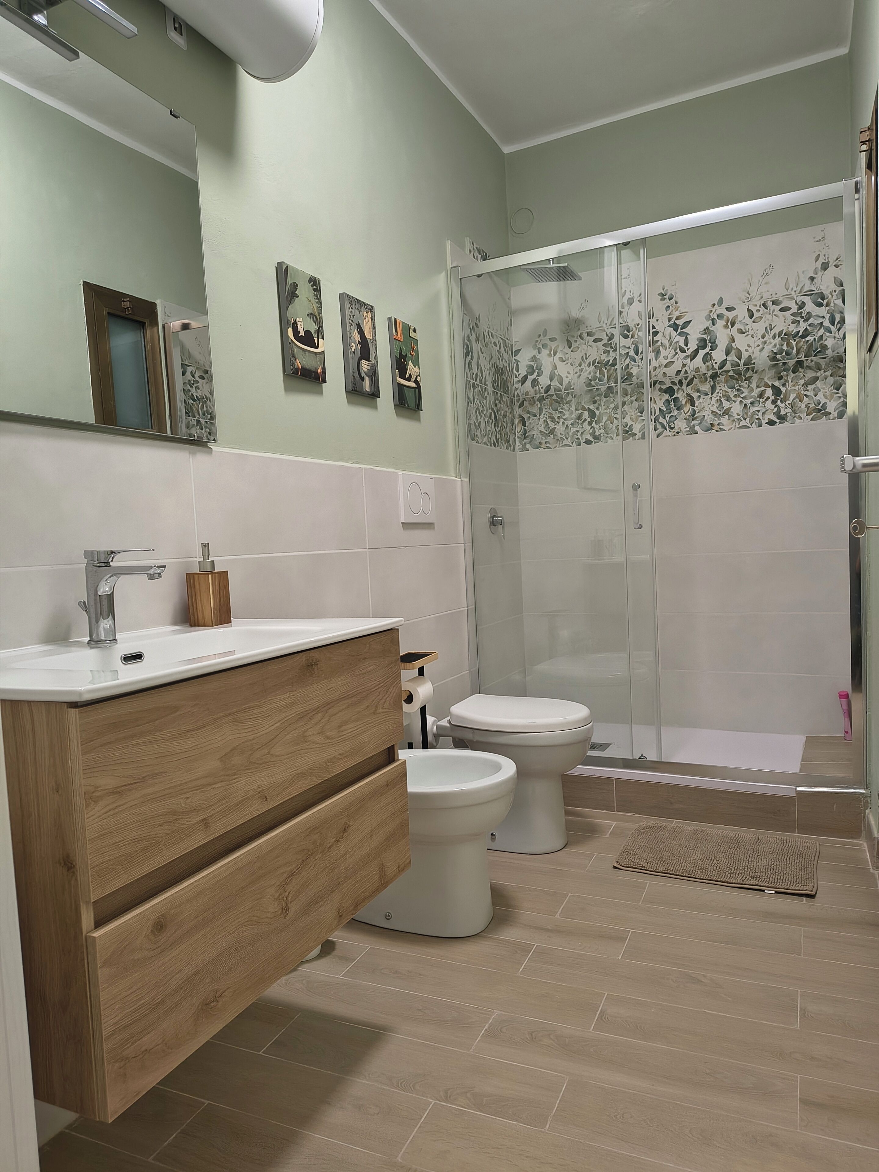 Dusche, Bidet, Handtücher, Seife