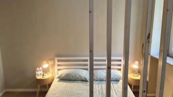 1 habitación, wifi y ropa de cama